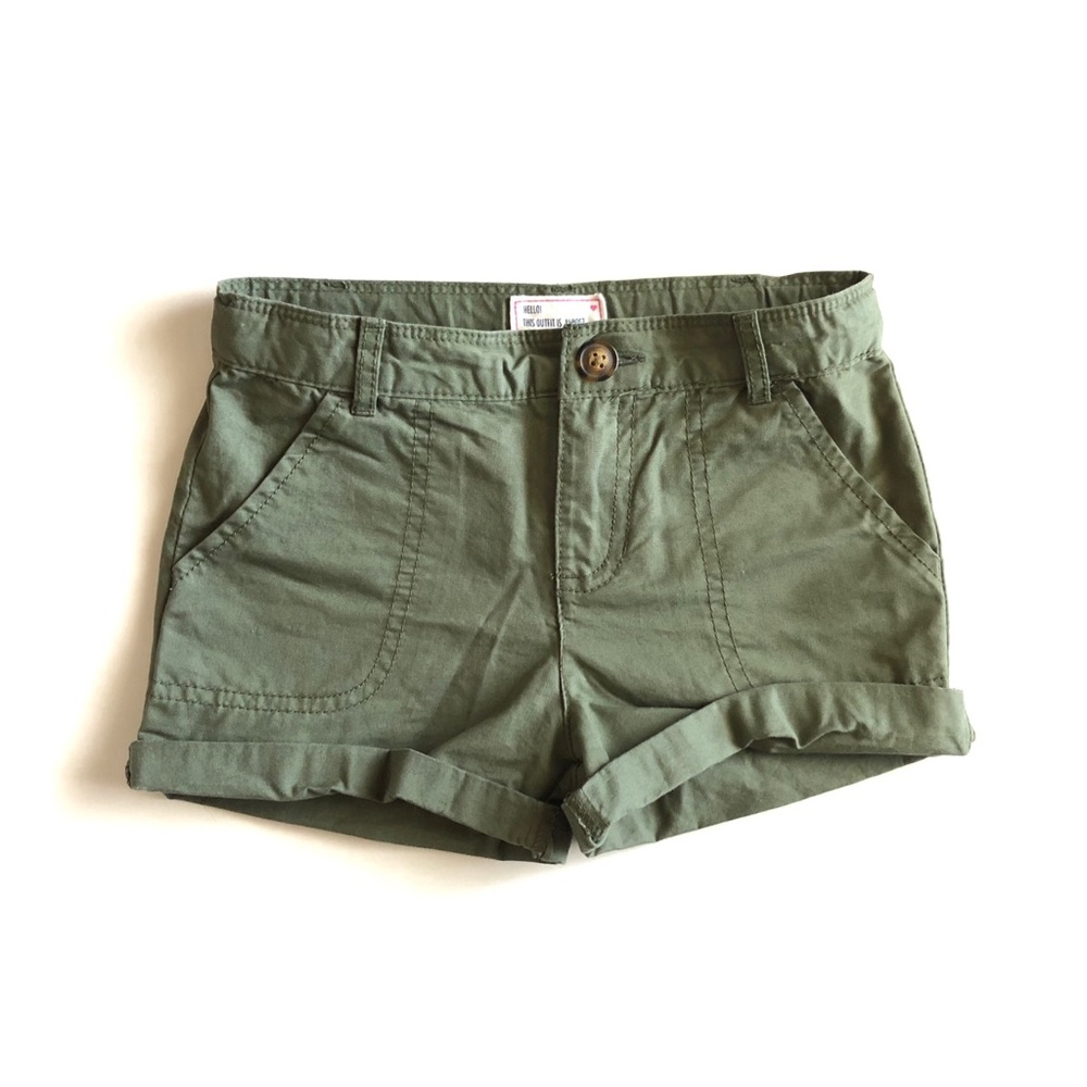 Girl shorts •5T•